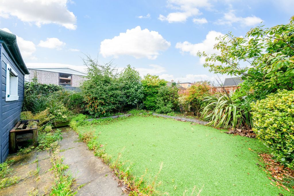 Property photo 2 of 16 Garden
