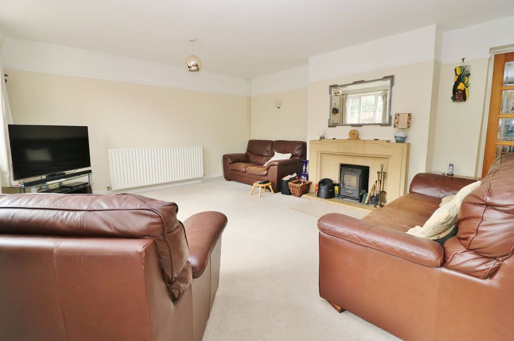 Property photo 3 of 21