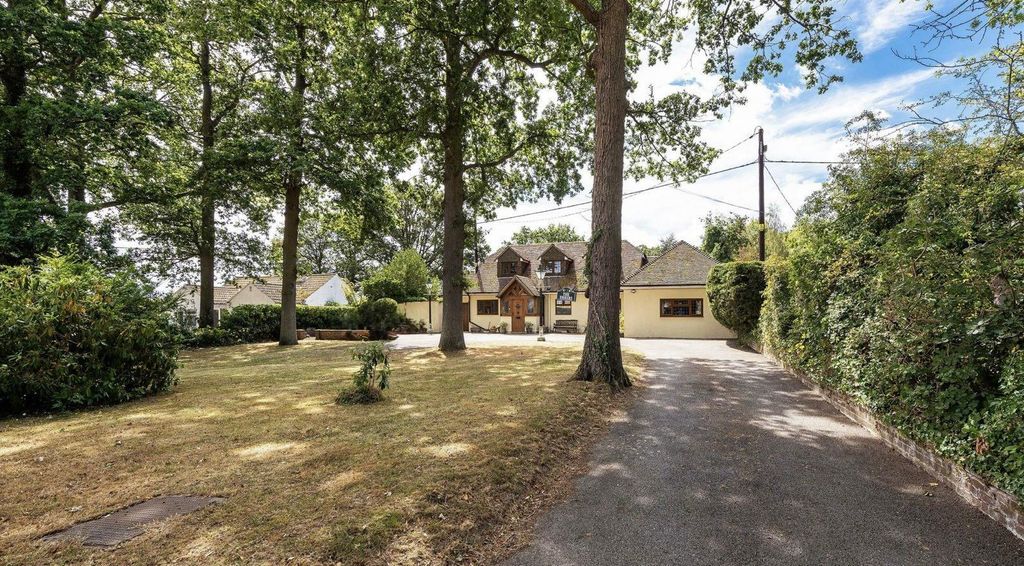 Property photo 1 of 23 02A2F99B-7c62-415c-B138-355Efb6162Ae.Png