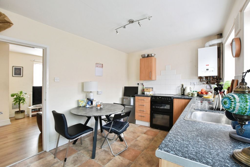 Property photo 3 of 14 Kitchen / Diner