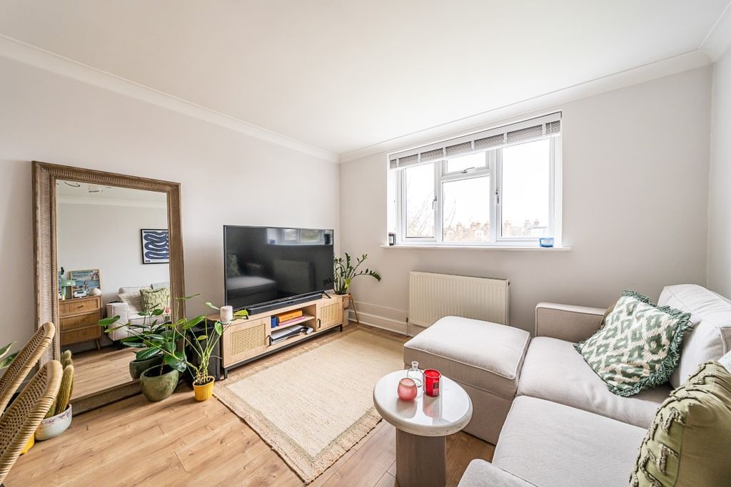 Property photo 3 of 9 6