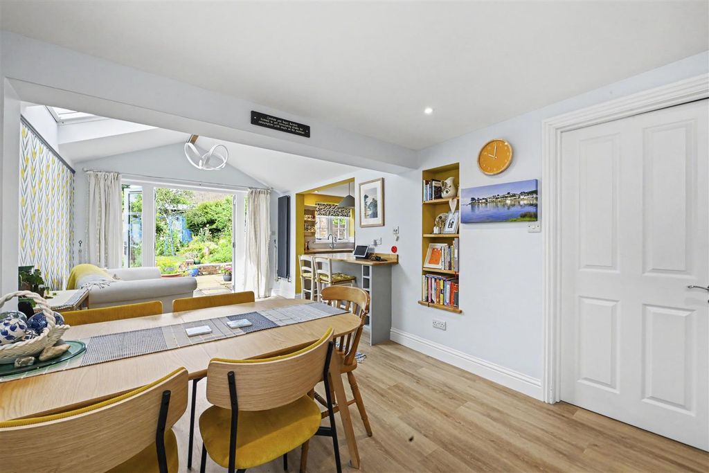 Property photo 3 of 12 112-High-Street-06.Jpg