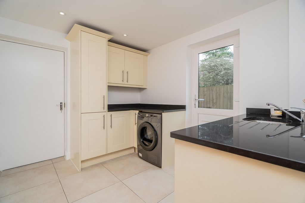 Additional image 6 of 4 bed detached house for saleCedar Court, Newport Pagnell, Milton Keynes MK14