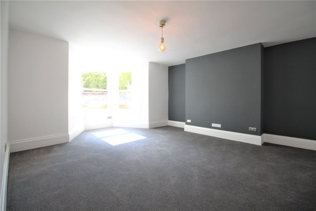 Property photo 3 of 15 Picture No. 04