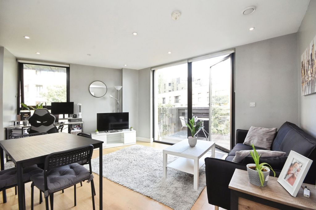 Property photo 2 of 13 Open Plan