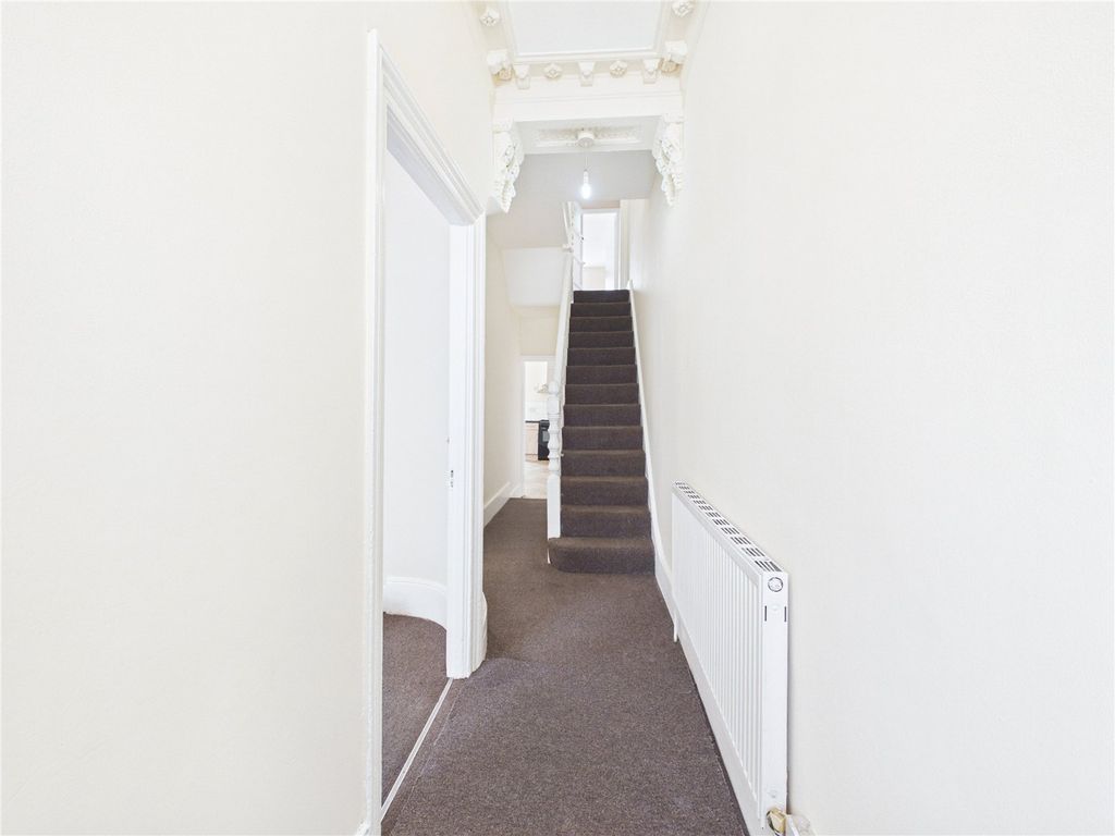 Property photo 2 of 33 Picture No. 14