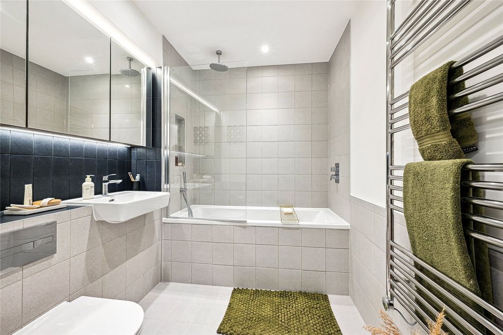 Property photo 3 of 23 Picture No. 10