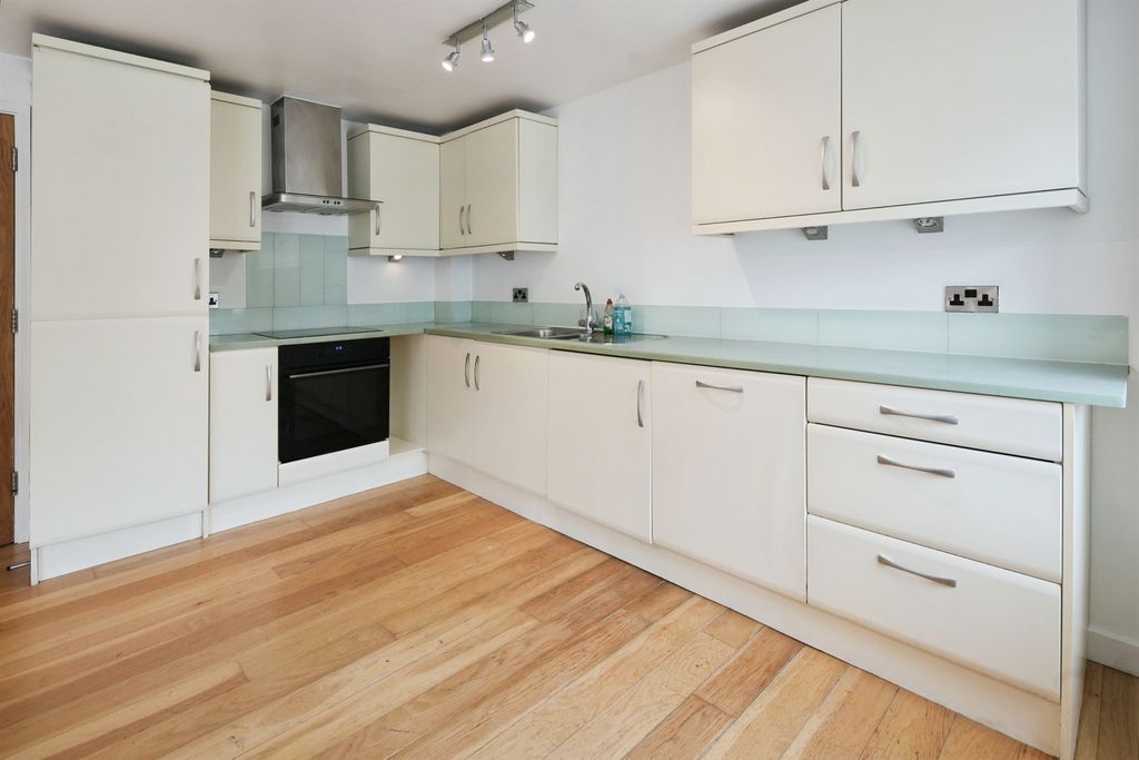 Property photo 2 of 13 Kitchen