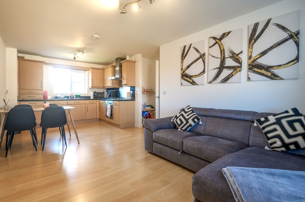 Property photo 2 of 20