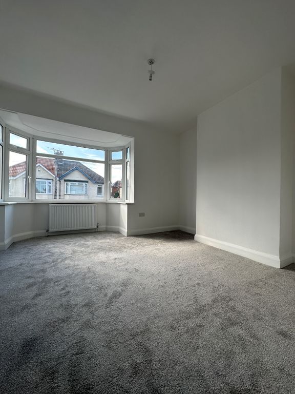 Property photo 3 of 18 Image
