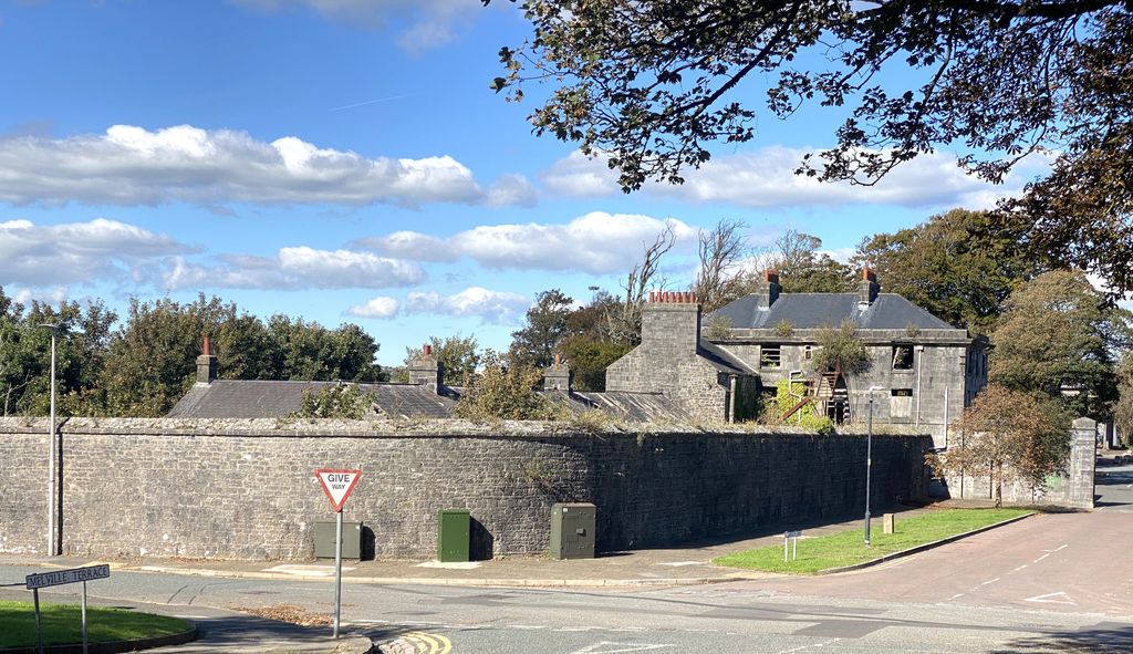 Property photo 2 of 3