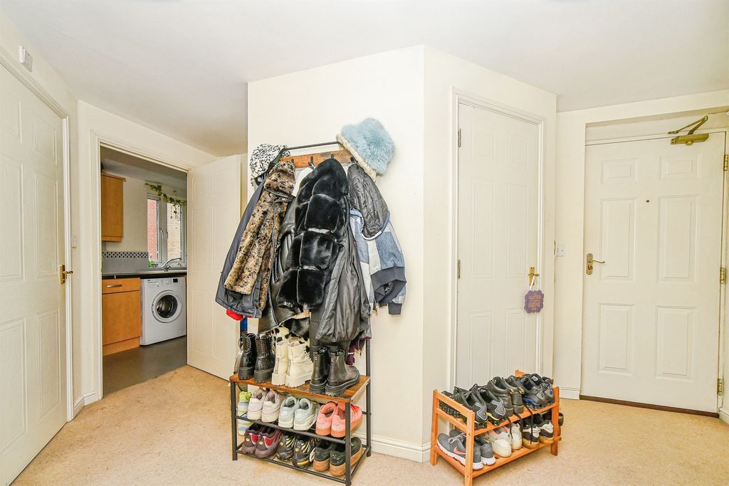 Property photo 2 of 14