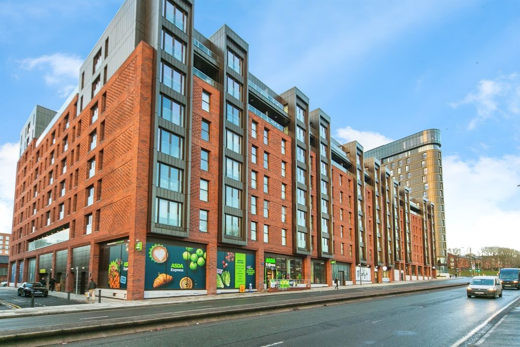 Property photo 1 of 11