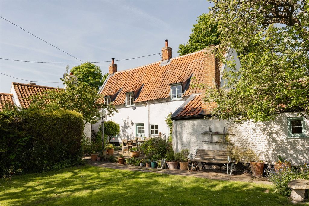 Property photo 1 of 18 Apple Cottage