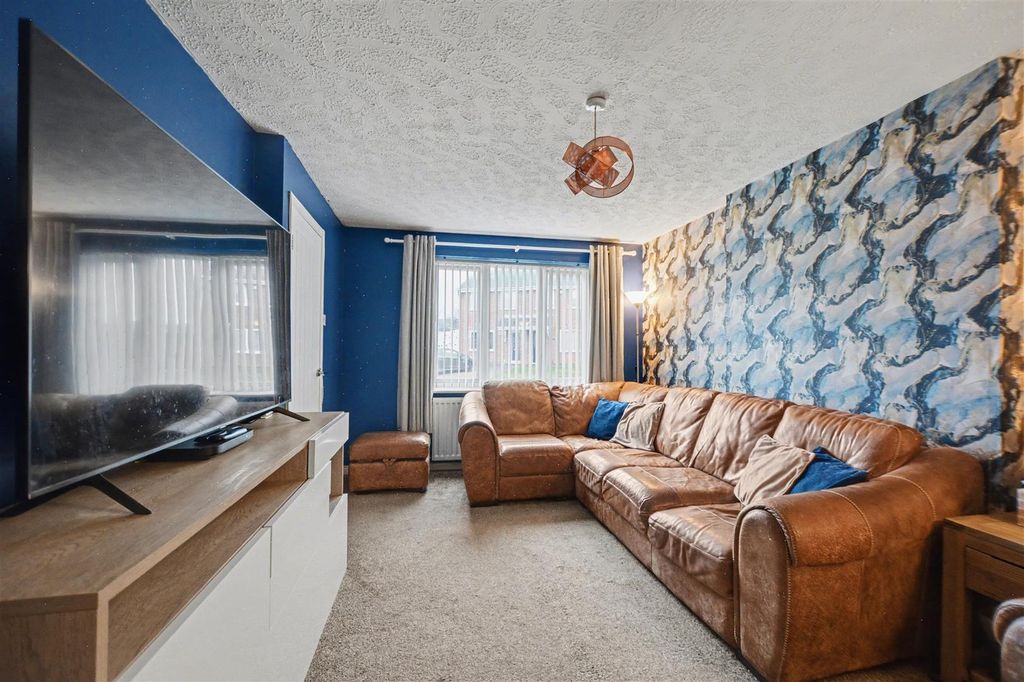 Property photo 2 of 16 Lounge_2.Jpeg