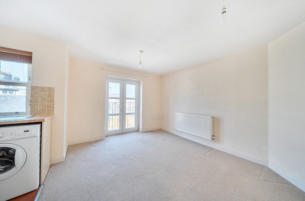 Property photo 2 of 13 Picture No. 14