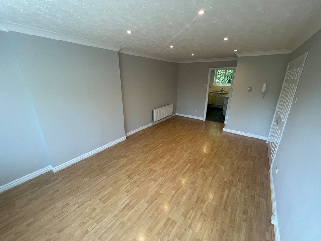 Property photo 3 of 11 Picture No. 25