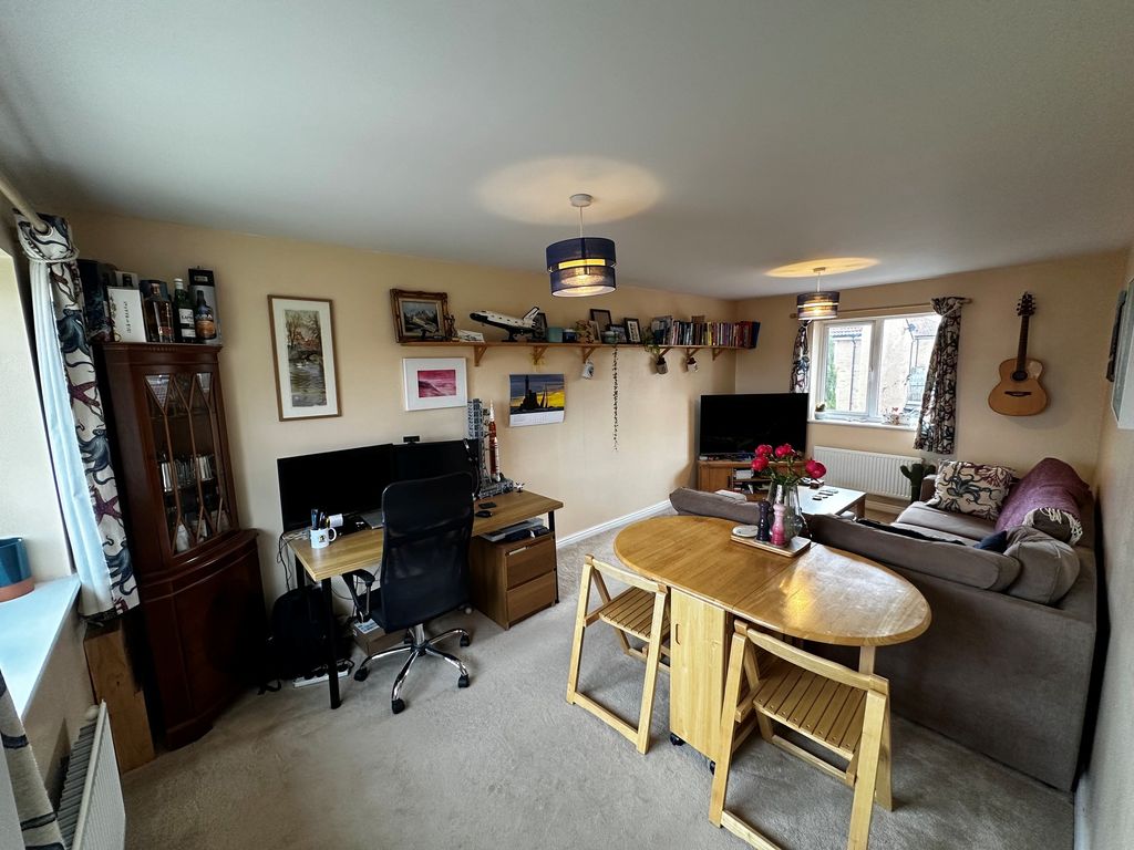 Property photo 2 of 20