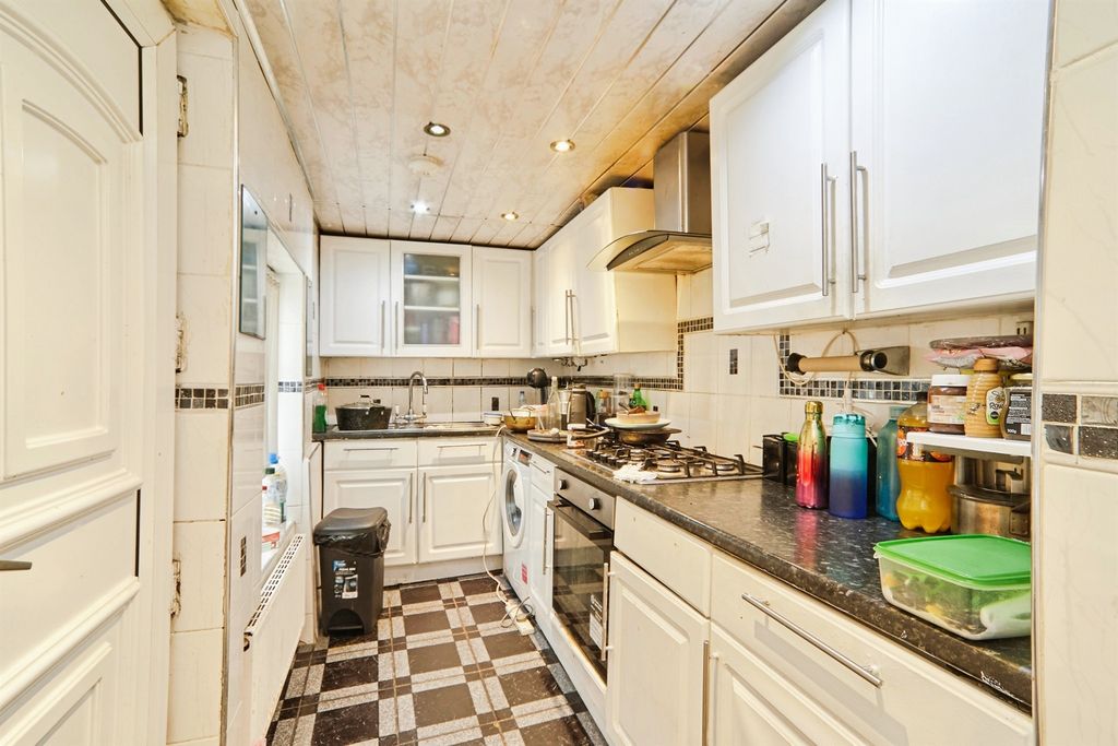 Property photo 3 of 12