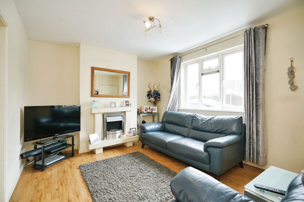 Property photo 2 of 9
