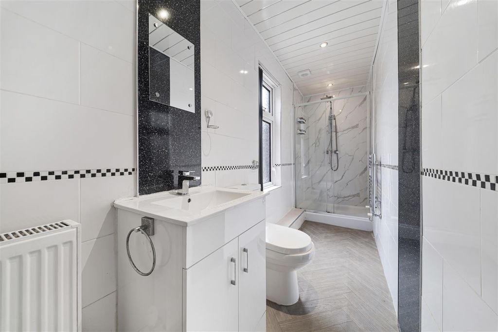 Property photo 3 of 21 1 St Johns Road-19.Jpg