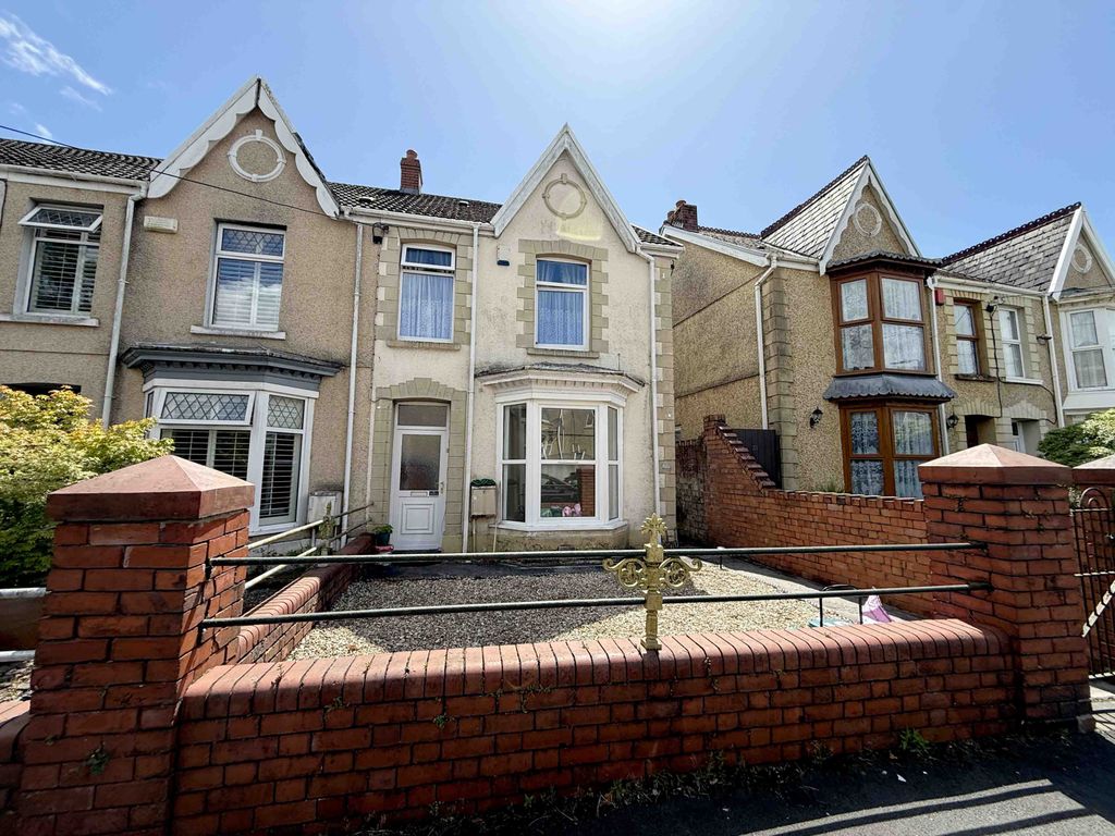 Property photo 1 of 7 2 Bedroom Ground Floor Apartment For Rent