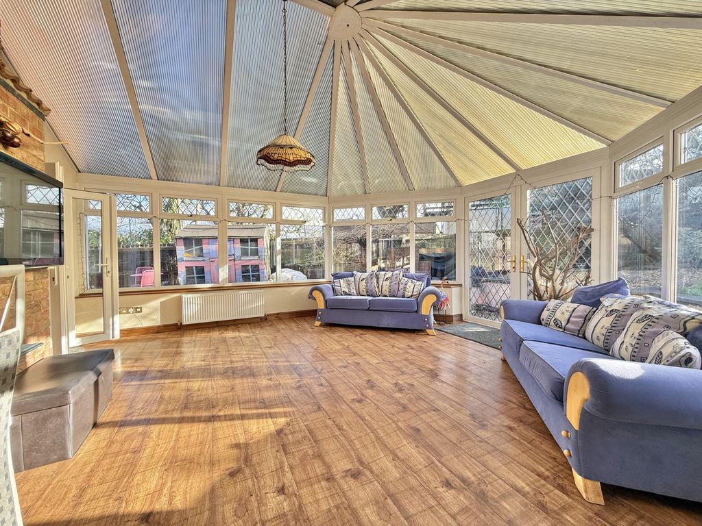 Property photo 3 of 35 Photo 10