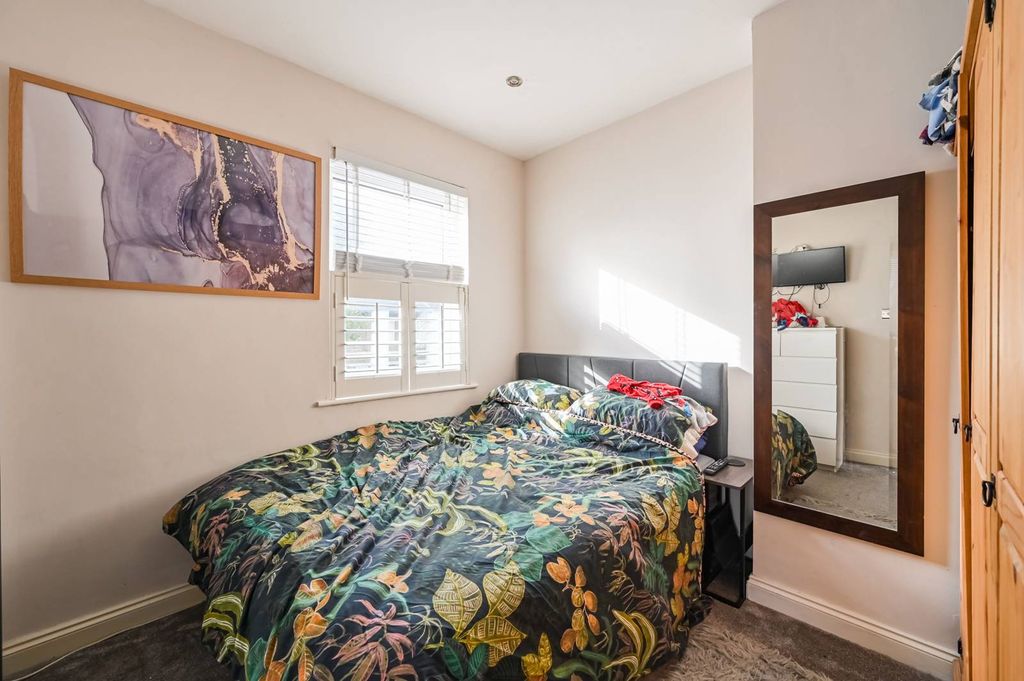 Property photo 3 of 21