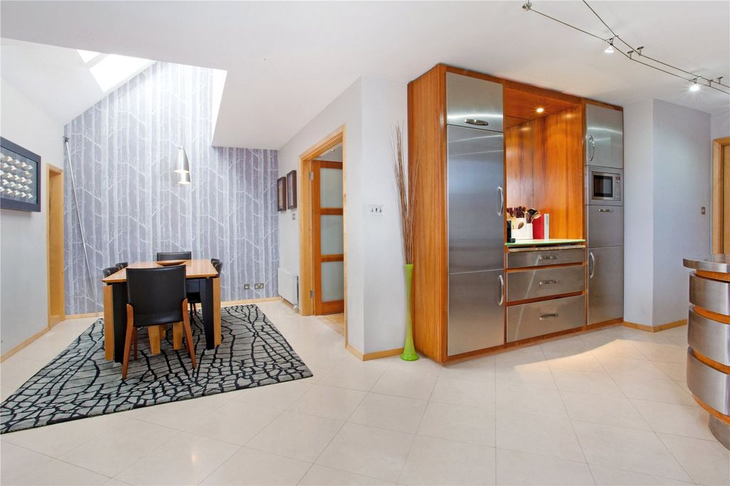 Property photo 3 of 19 Picture No. 10