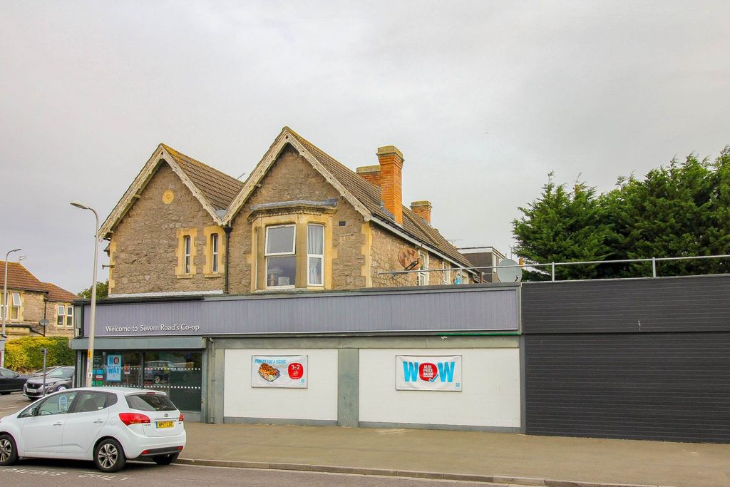 Property photo 2 of 9