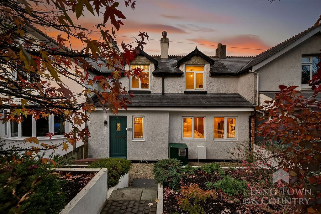 Property photo 2 of 33