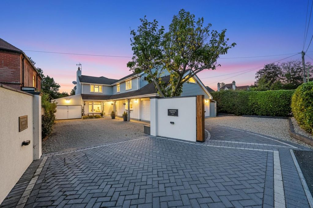 Property photo 1 of 31 57 Bowes Hill.Jpeg