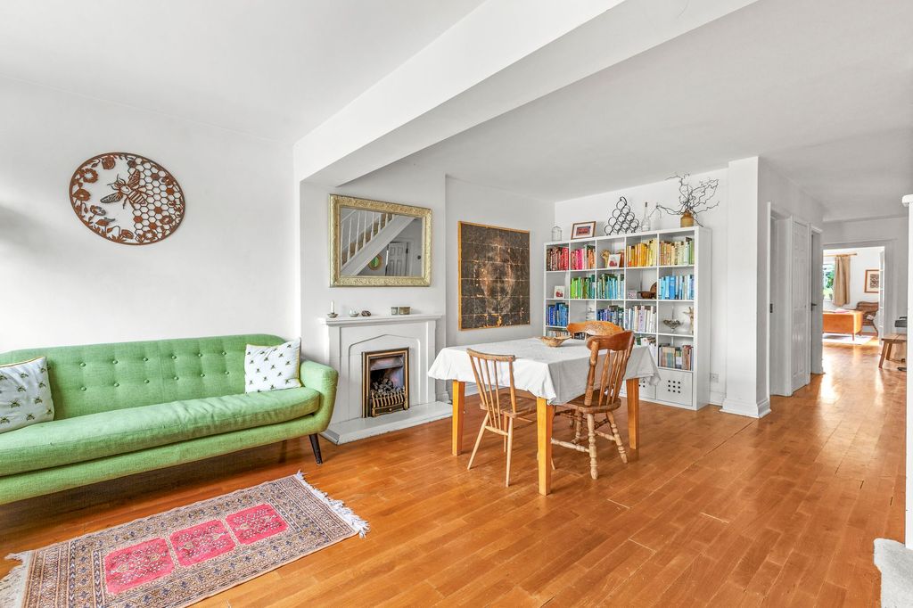 Property photo 2 of 16