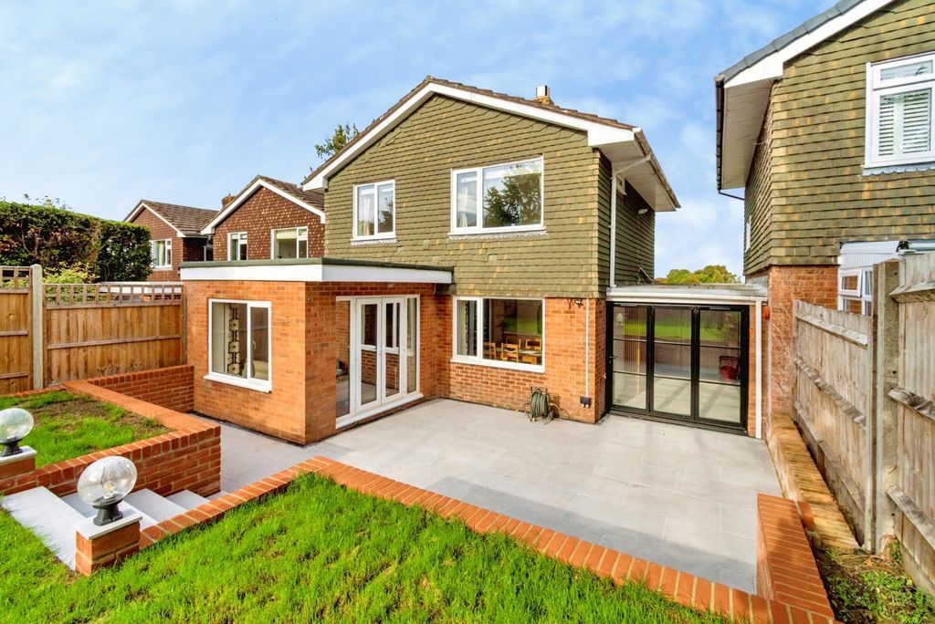 Property photo 1 of 18 Pbox-Img.Jpg