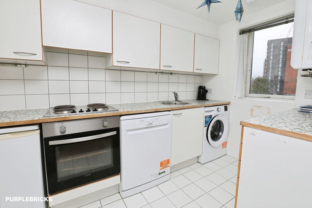 Property photo 2 of 24