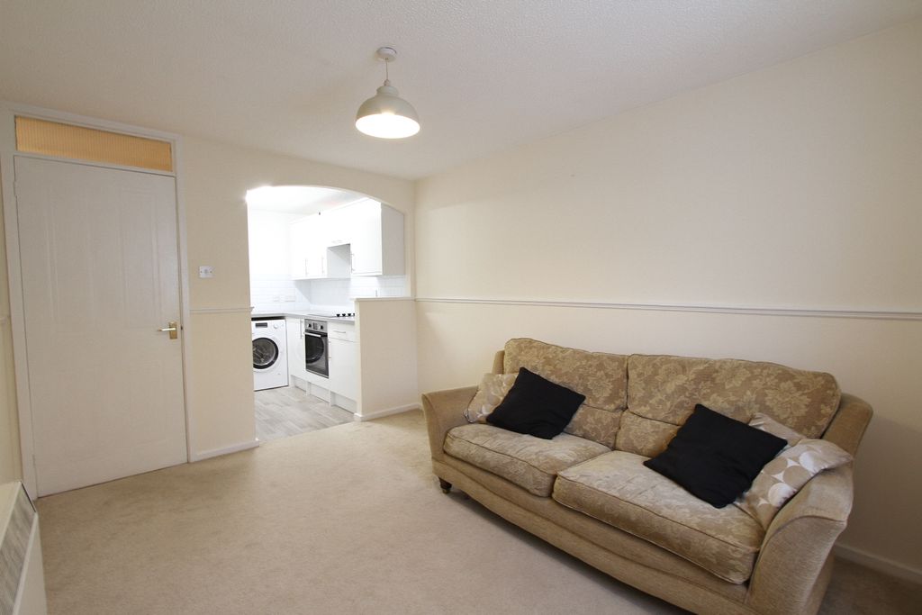 Property photo 2 of 5