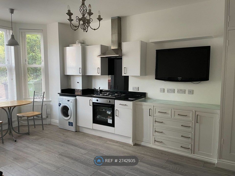 Property photo 1 of 5 Studio