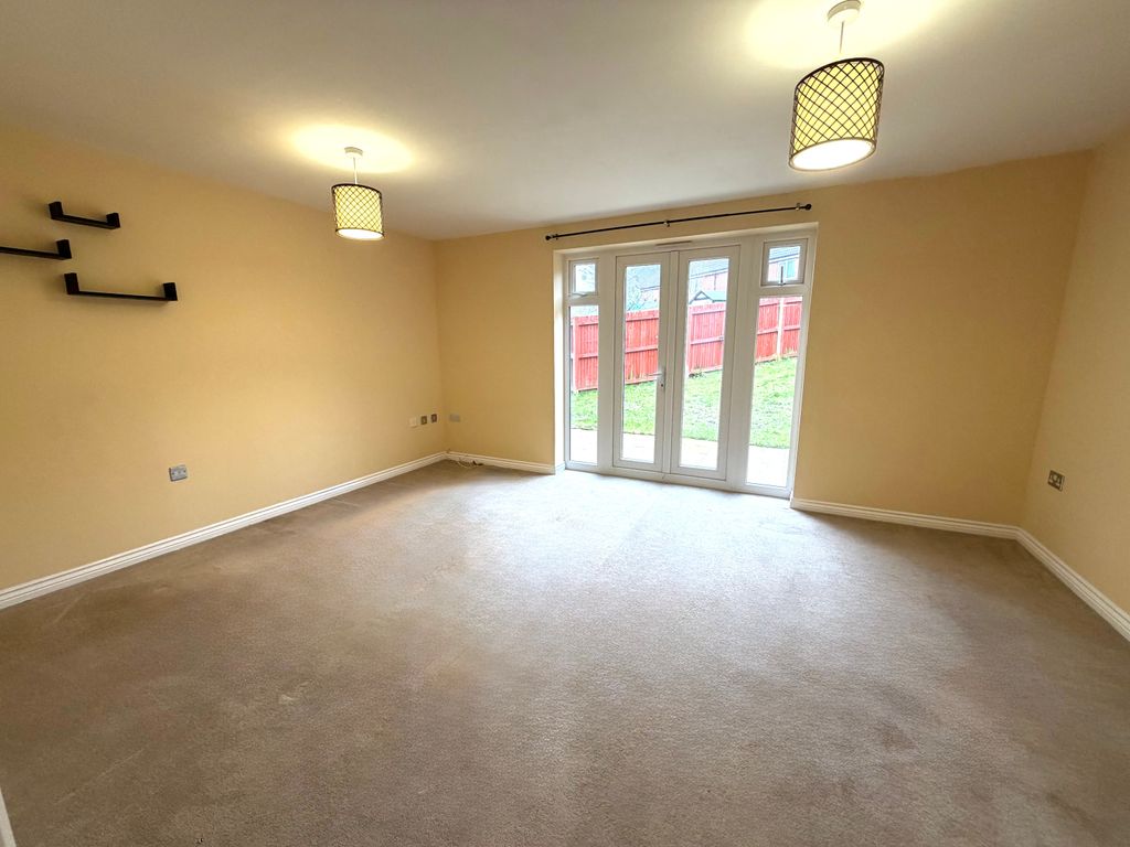 Property photo 2 of 13 Image