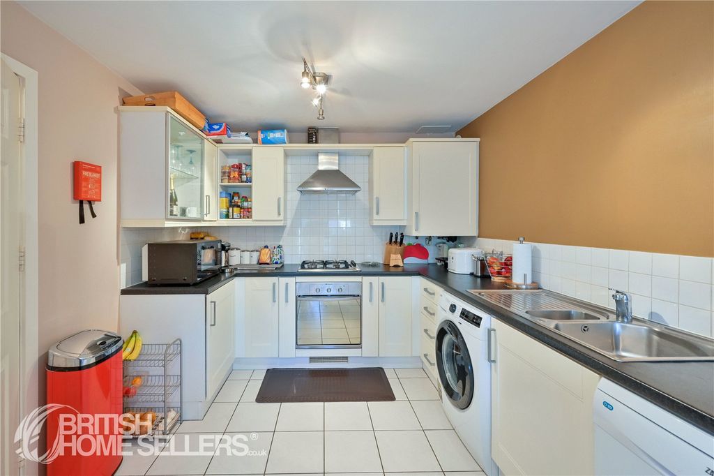 Property photo 2 of 25 Picture No. 10