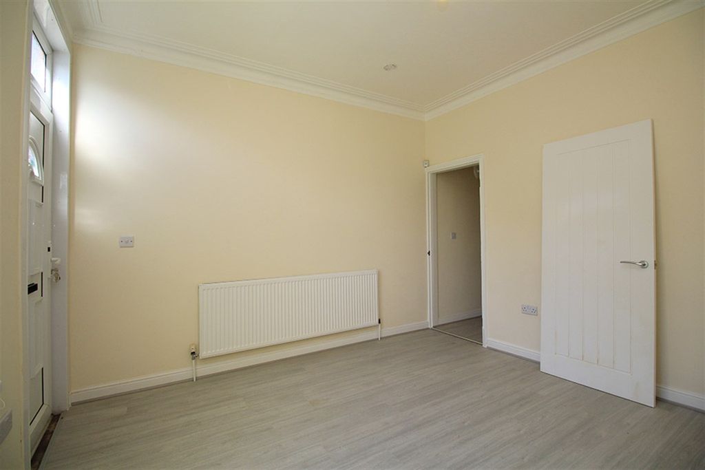Property photo 3 of 30 Living Room