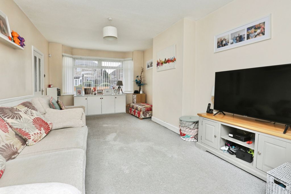 Property photo 3 of 15