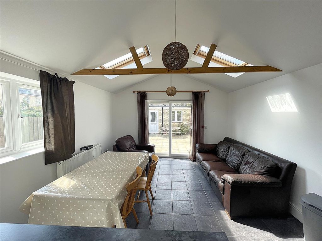 Property photo 3 of 13 19-Lounge.Jpg