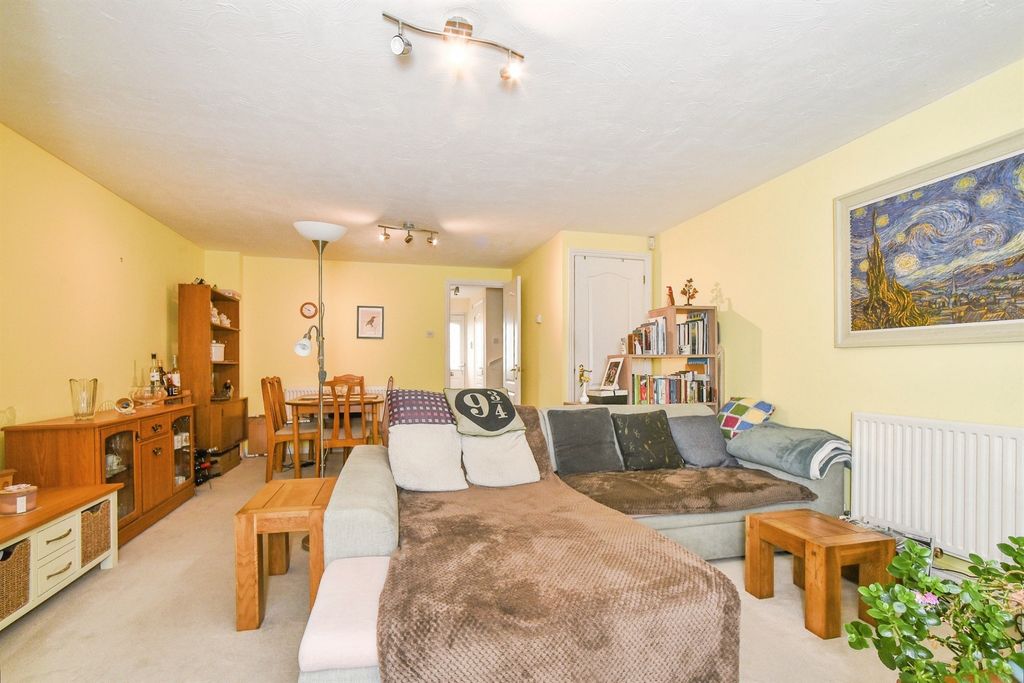Property photo 3 of 16