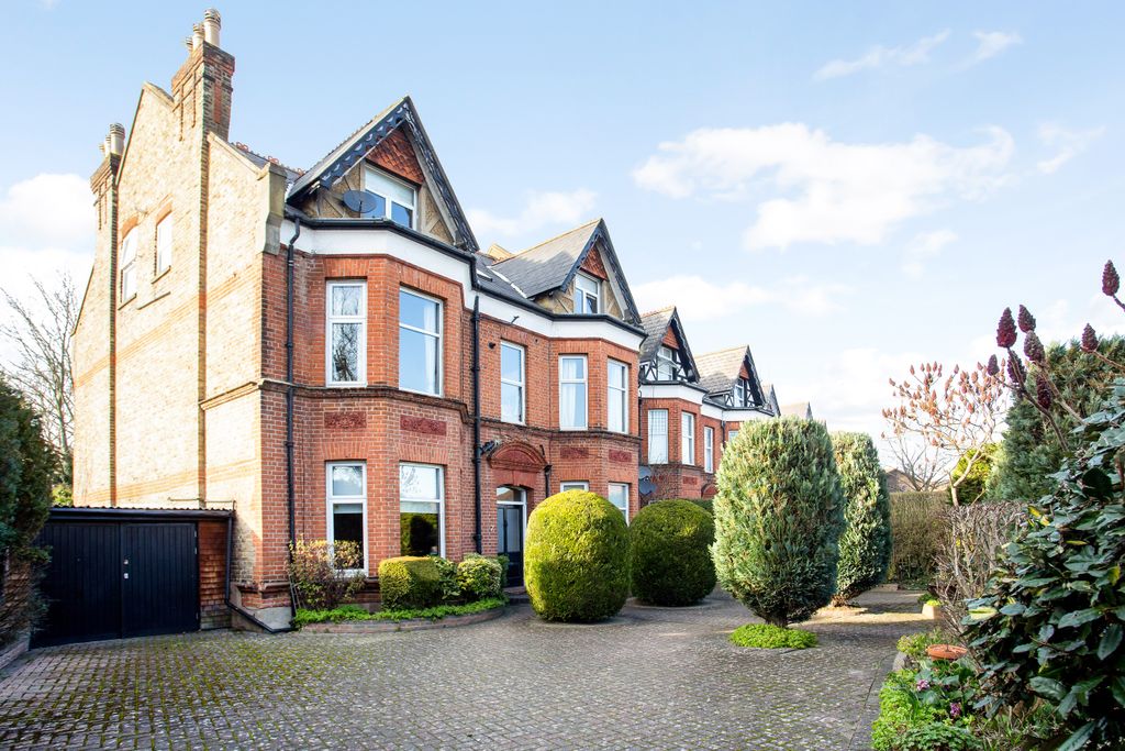 Property photo 2 of 18 1 274297 (1)