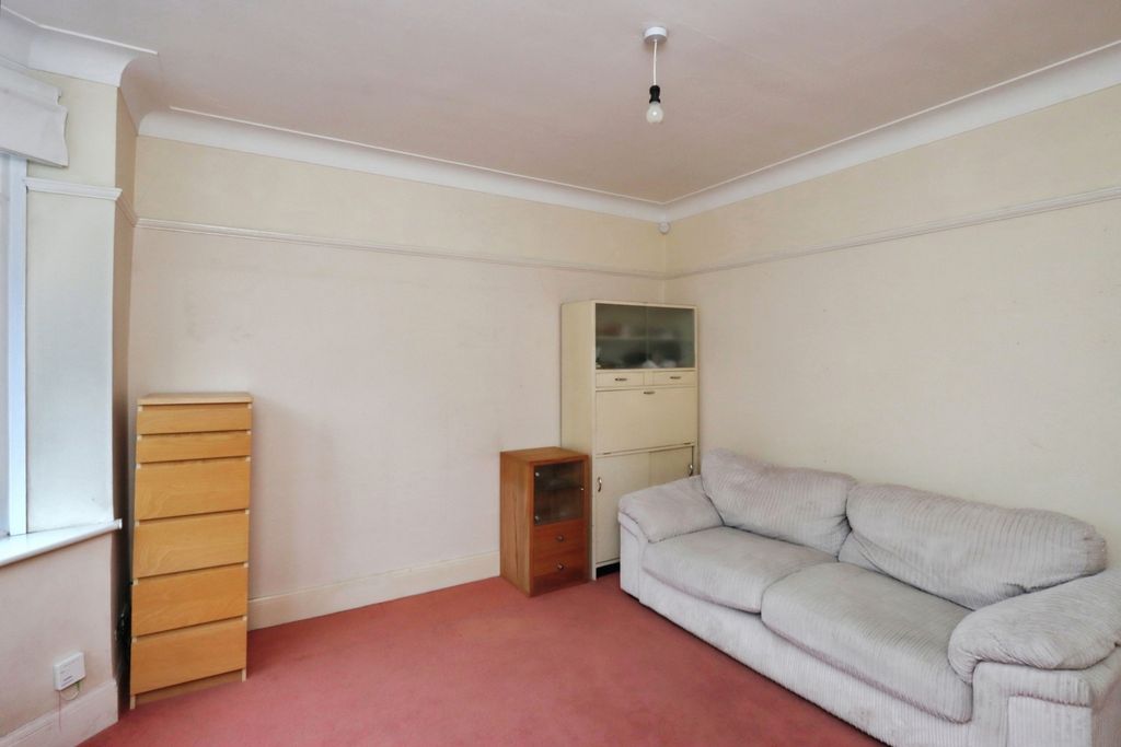 Property photo 3 of 18 Pbox-Img.Jpg