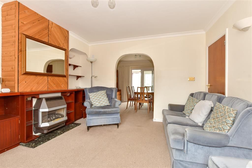 Property photo 1 of 10 Lounge