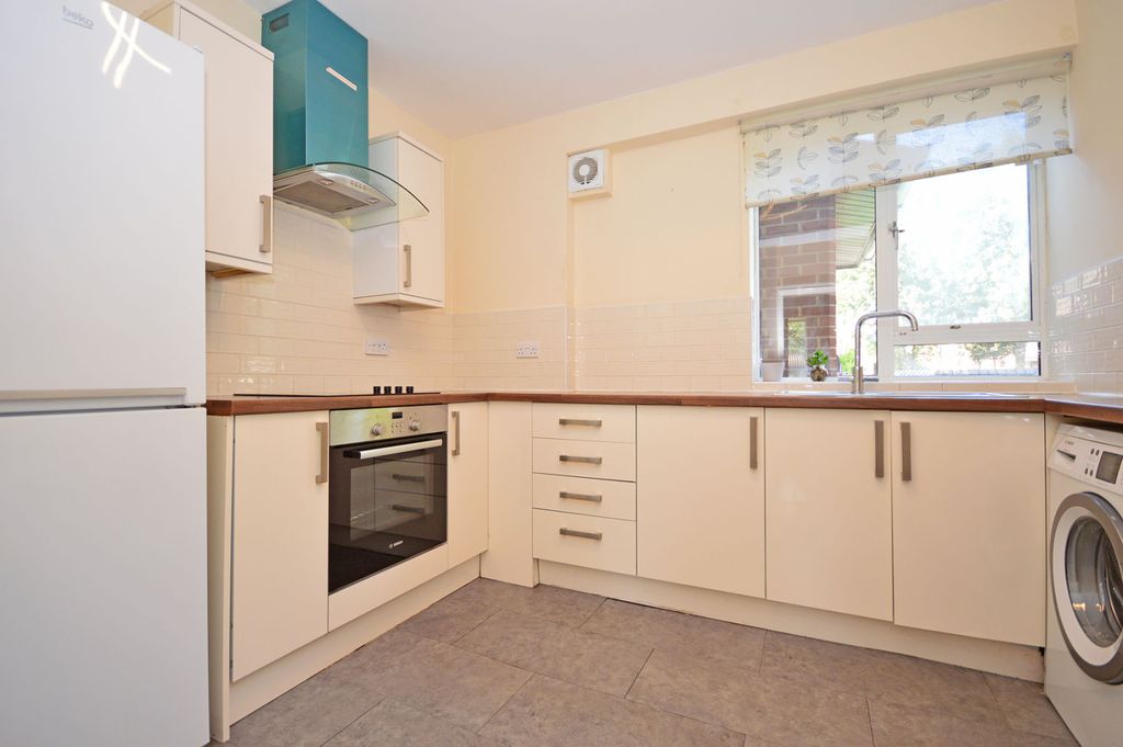 Property photo 3 of 11 Gallery