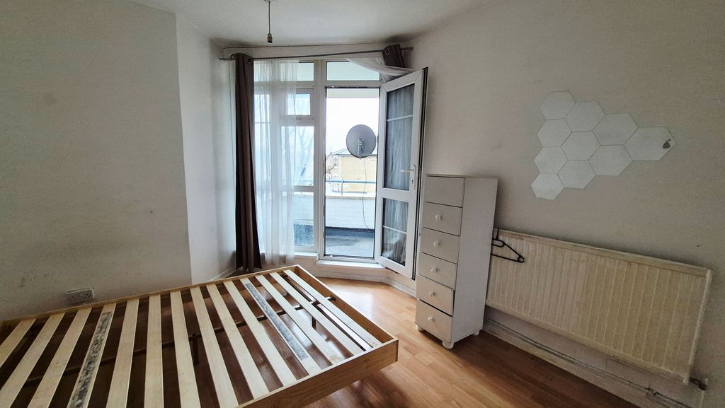 Property photo 2 of 3 Bedroom