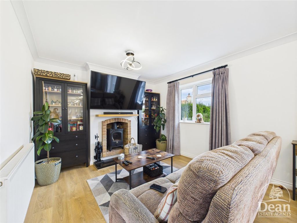 Property photo 2 of 13