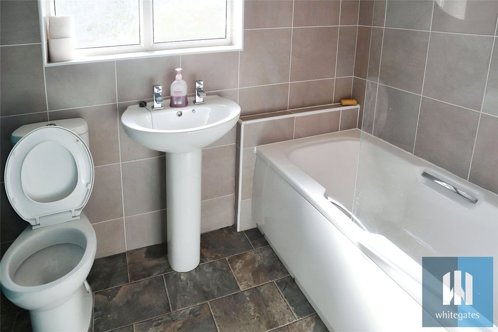 Property photo 3 of 10 Picture No. 12